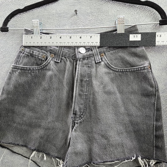 VINTAGE Levi's 501 Women Shorts 3 Gray Denim Original Fit Grunge 90s USA - Picture 6 of 10